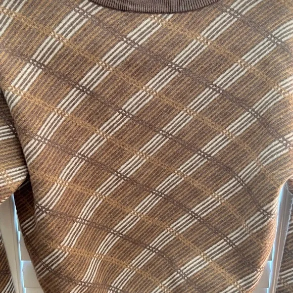 Ann Taylor Sweater - Picture 7 of 12